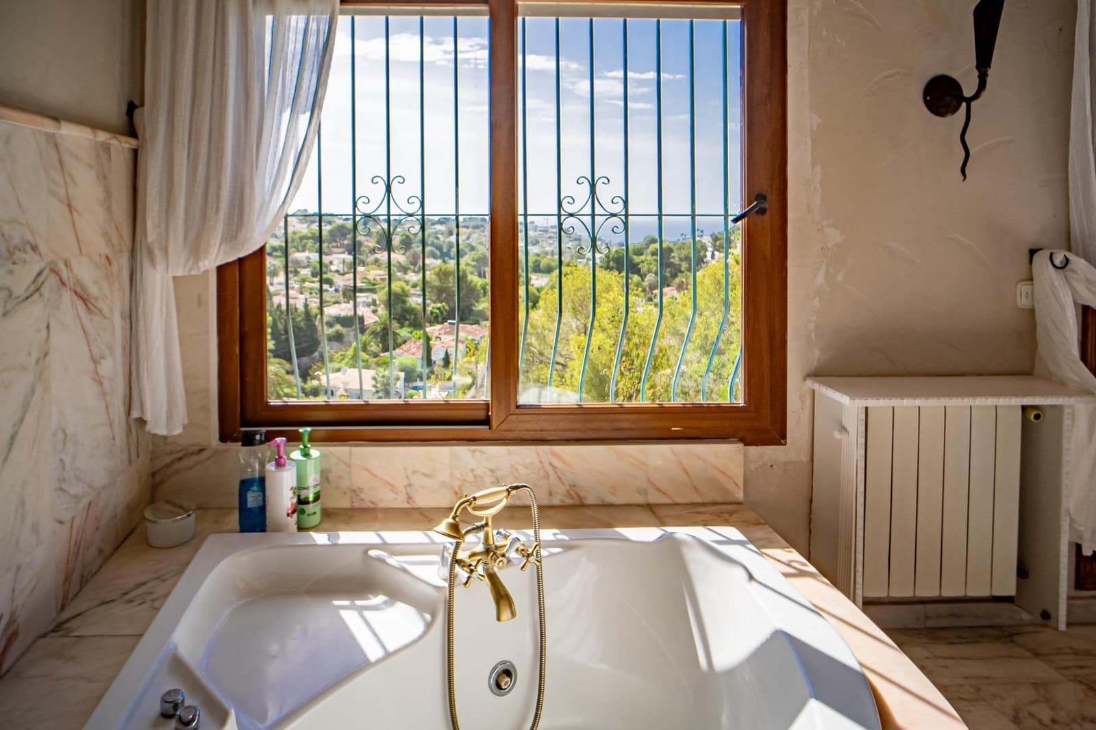 4 bedroom Villa for sale in Benissa with pool garage - € 730,000 (Ref: 9208376)