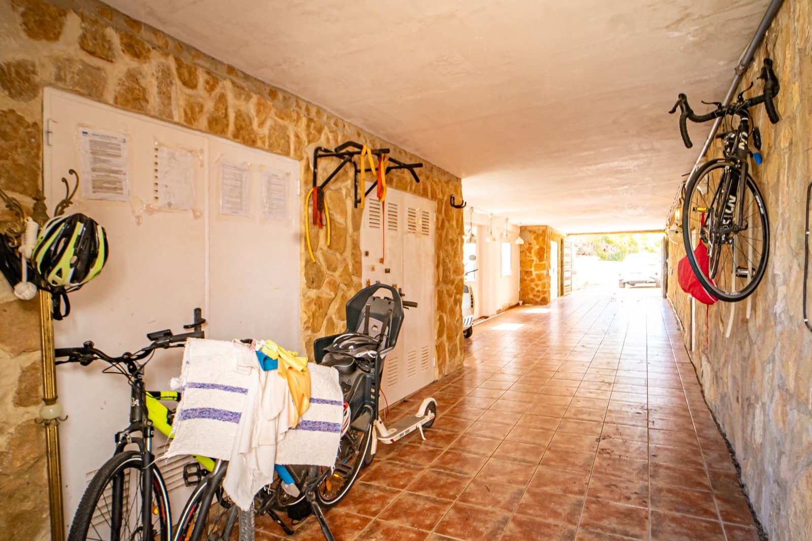 4 bedroom Villa for sale in Benissa with pool garage - € 730,000 (Ref: 9208376)