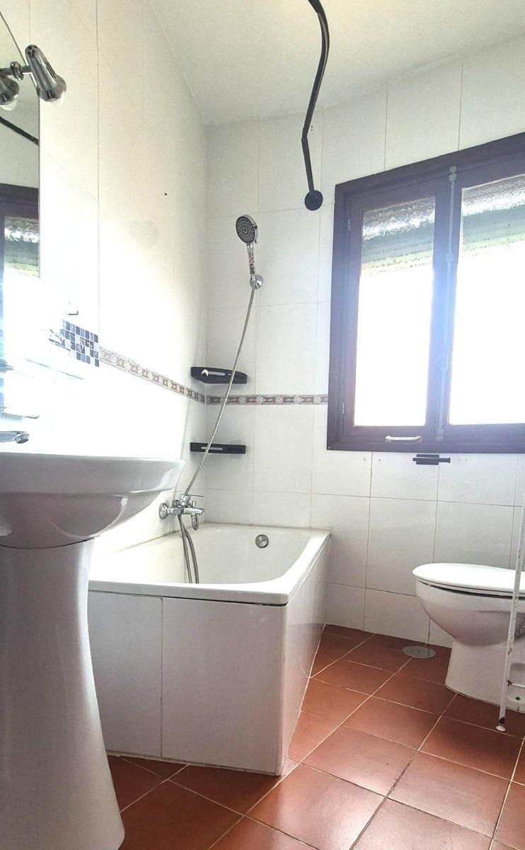 3 bedroom Apartment for sale in Alfaz del Pi / L'Alfas del Pi - € 199,000 (Ref: 9714990)