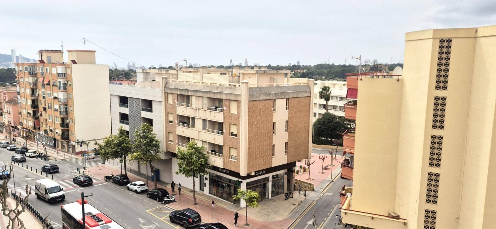 3 bedroom Apartment for sale in Alfaz del Pi / L'Alfas del Pi - € 199,000 (Ref: 9714990)