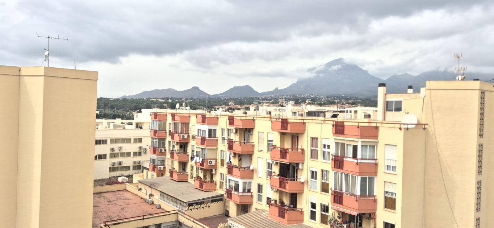 3 bedroom Apartment for sale in Alfaz del Pi / L'Alfas del Pi - € 199,000 (Ref: 9714990)