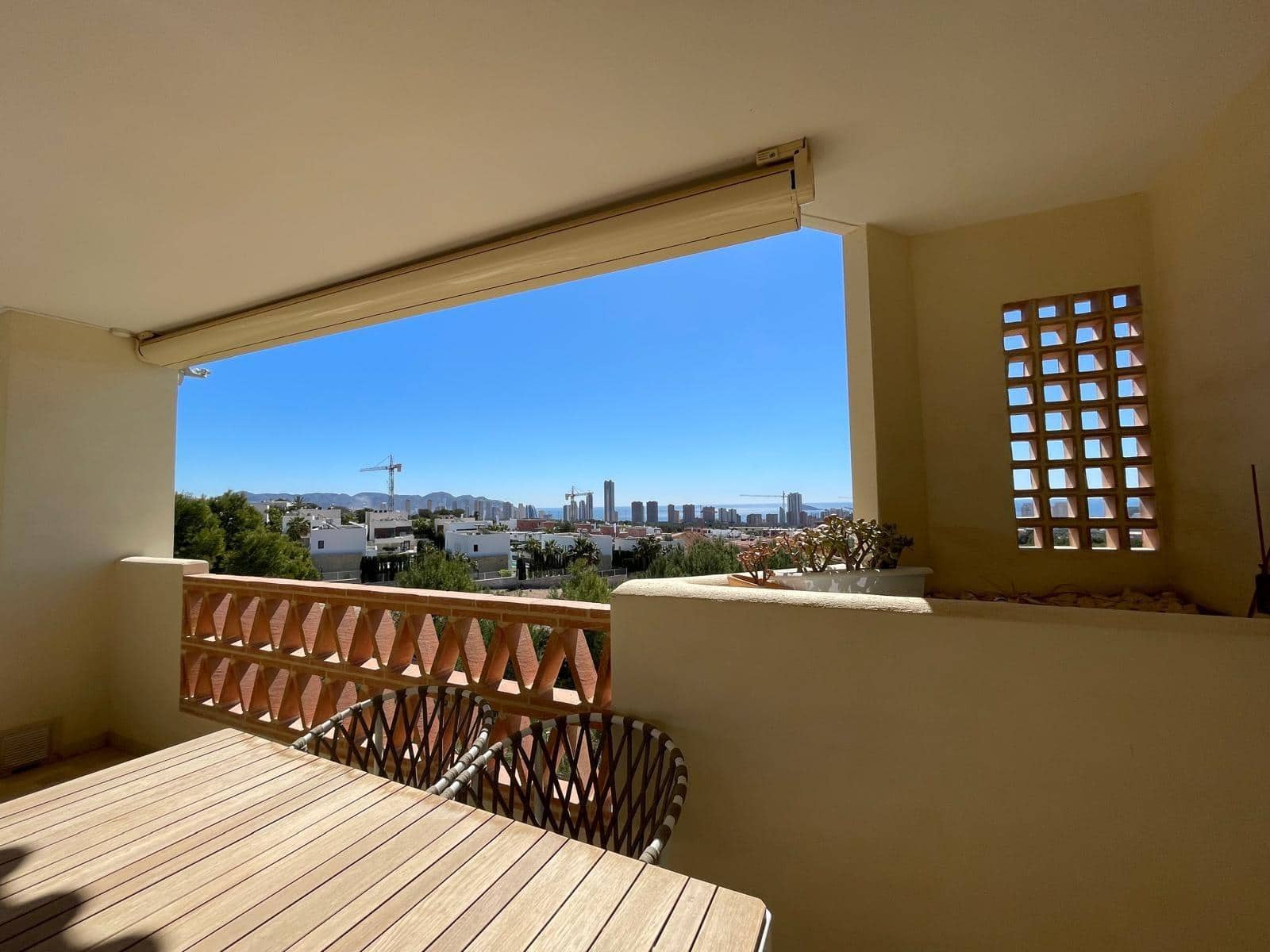 3 makuuhuone Kattohuoneisto myytävänä paikassa Finestrat mukana uima-altaan 
autotalli - 449 995 € (Ref: 9773144)