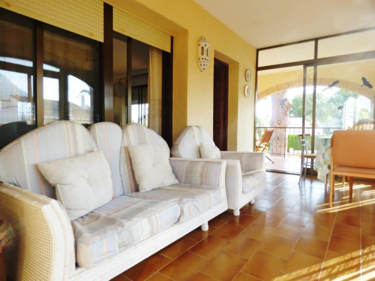 Chalet de 4 habitaciones en Dénia en venta con piscina - 460.000 € (Ref: 9920507)