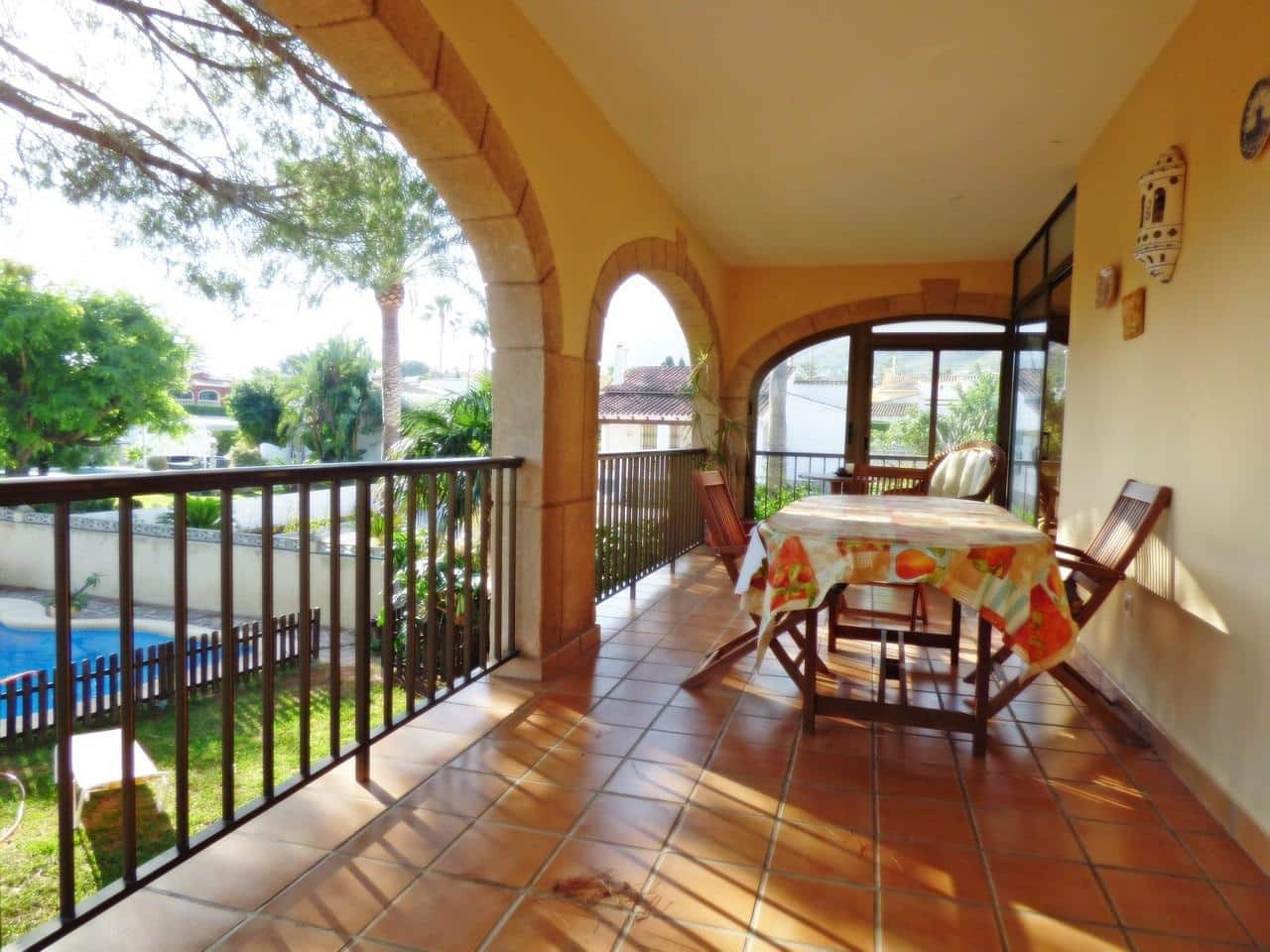 Chalet de 4 habitaciones en Dénia en venta con piscina - 460.000 € (Ref: 9920507)