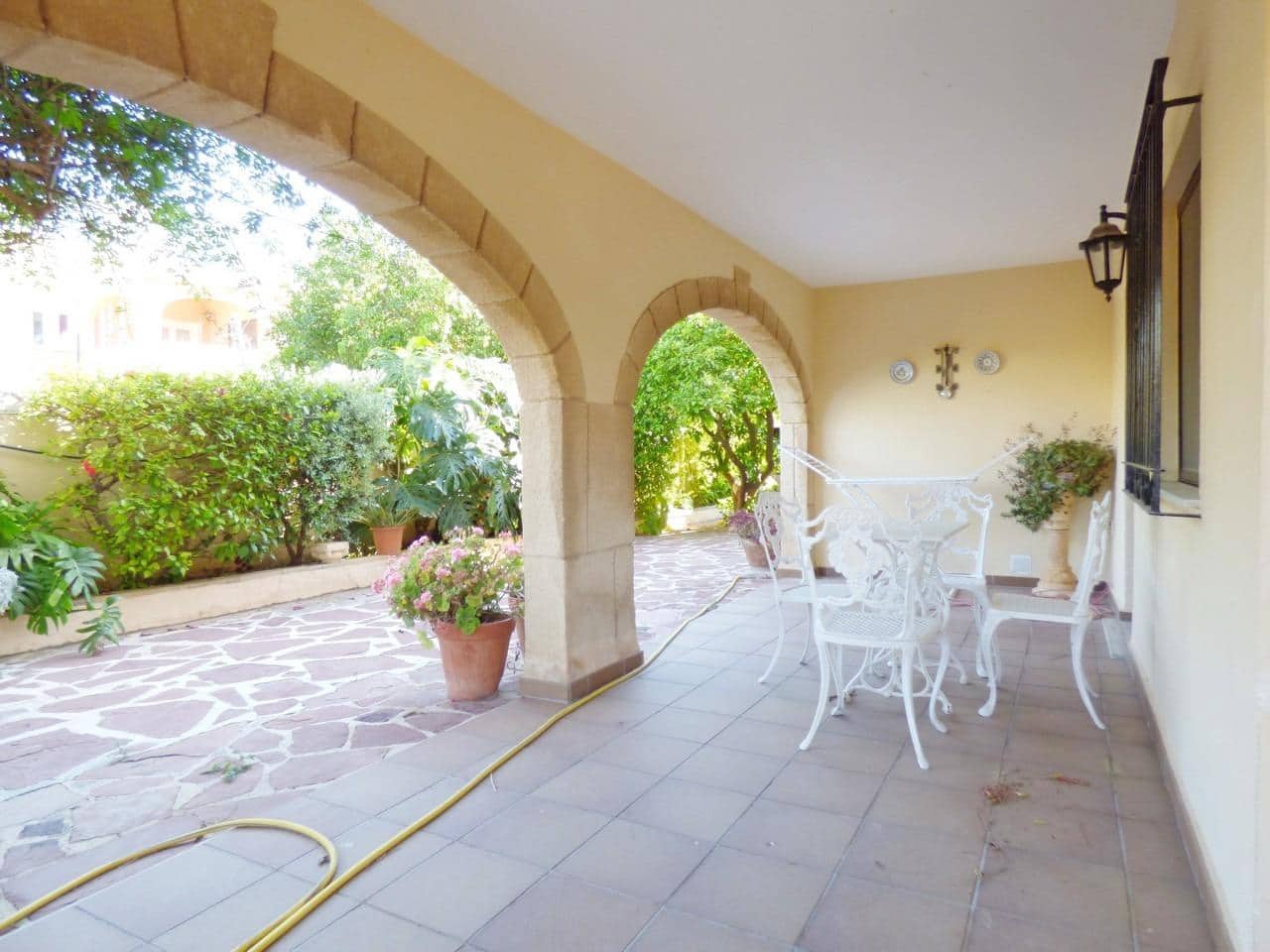Chalet de 4 habitaciones en Dénia en venta con piscina - 460.000 € (Ref: 9920507)