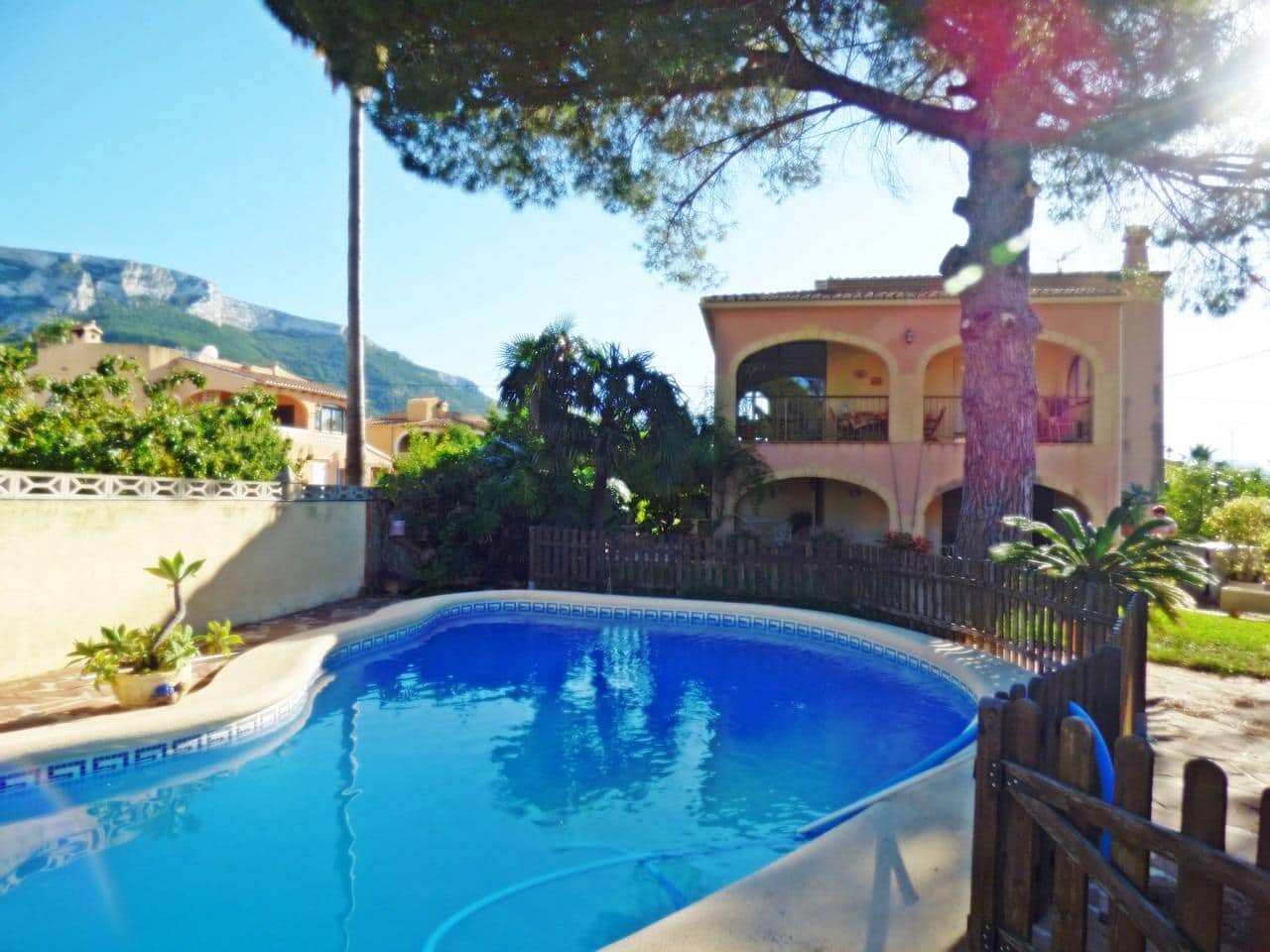 Chalet de 4 habitaciones en Dénia en venta con piscina - 460.000 € (Ref: 9920507)