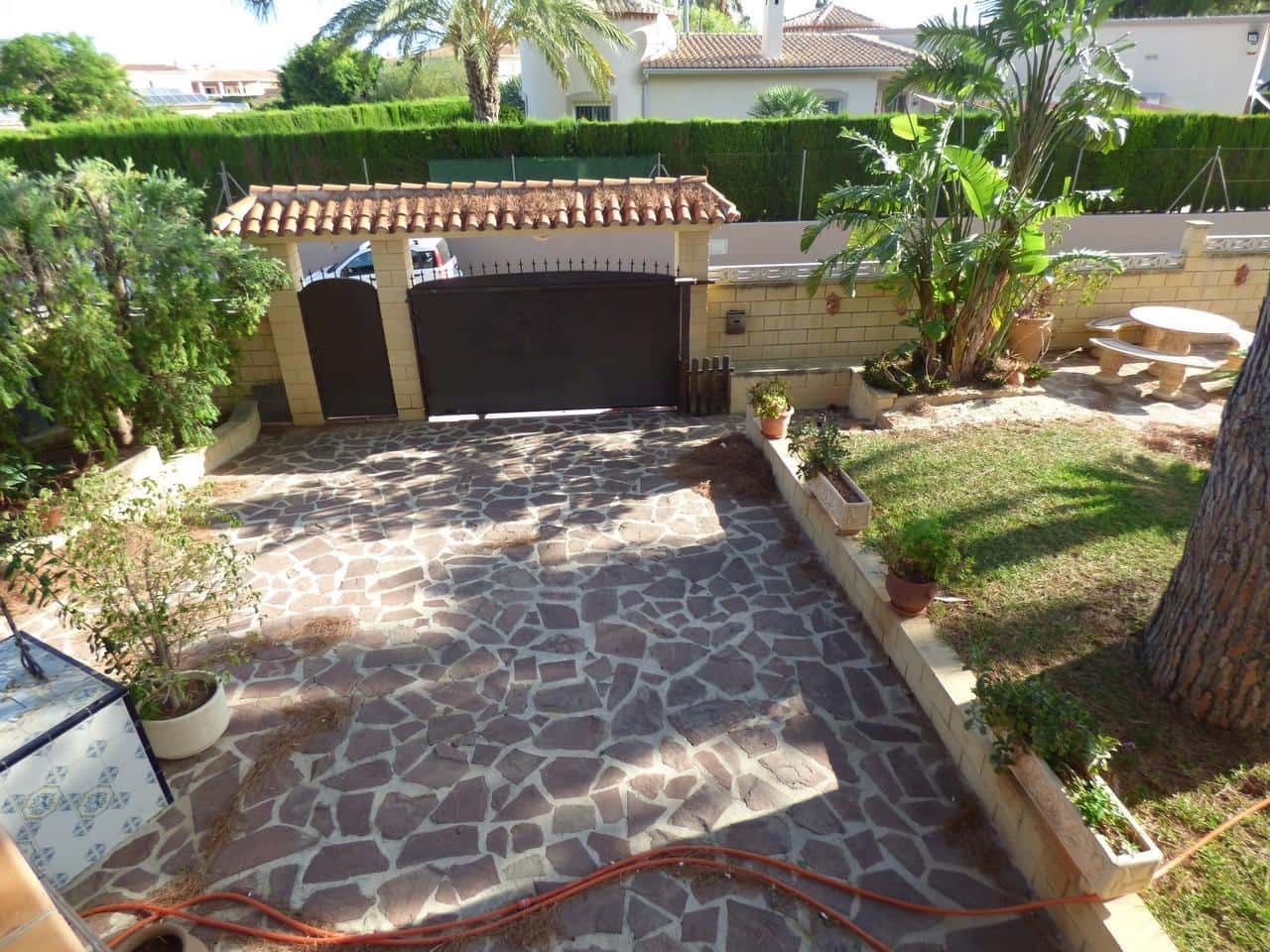 Chalet de 4 habitaciones en Dénia en venta con piscina - 460.000 € (Ref: 9920507)
