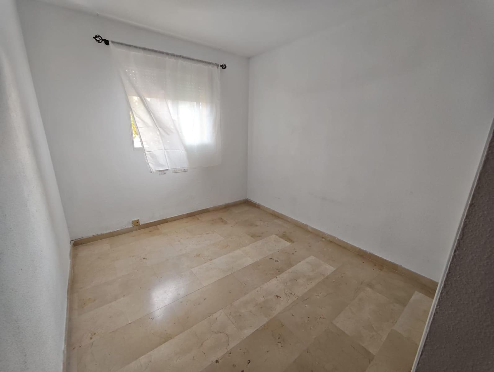 3 sypialnia Apartament na sprzedaż w Benidorm z basenem garażem - 315 000 € (Ref: 9968347)