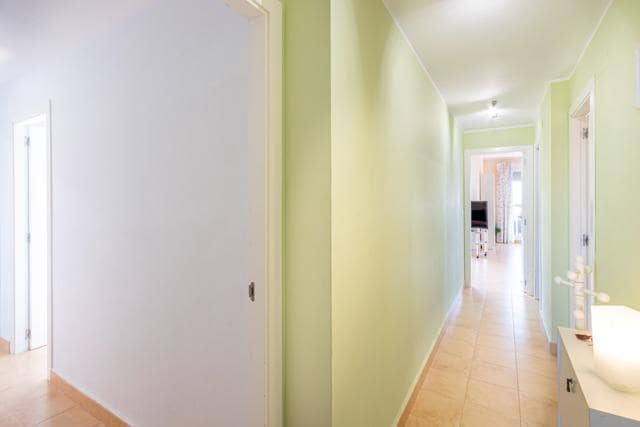 3 soveværelse Lejlighed til salg i Via Parque, Benidorm med swimmingpool - € 399.000 (Ref: 9990783)