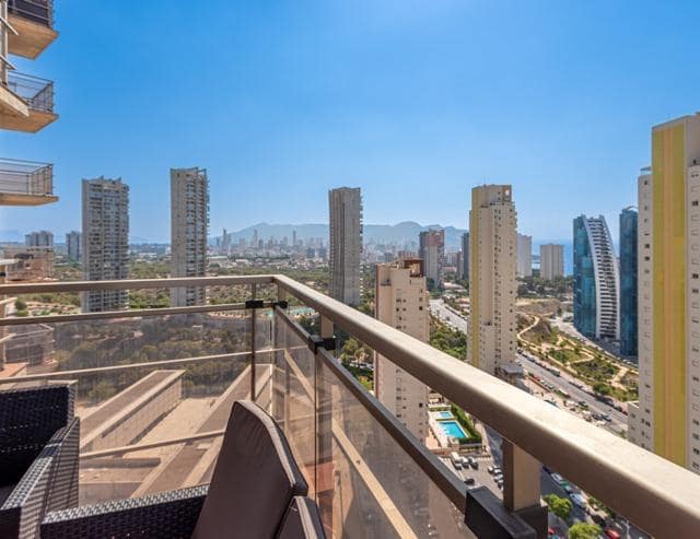 Apartamento de 3 habitaciones en Benidorm en venta con piscina - 399.000 € (Ref: 9990783)