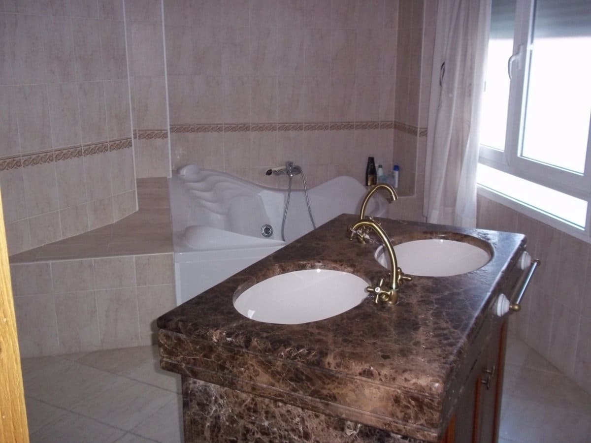 3 slaapkamer Bungalow te koop in Novelda met garage - € 179.000 (Ref: 7975850)