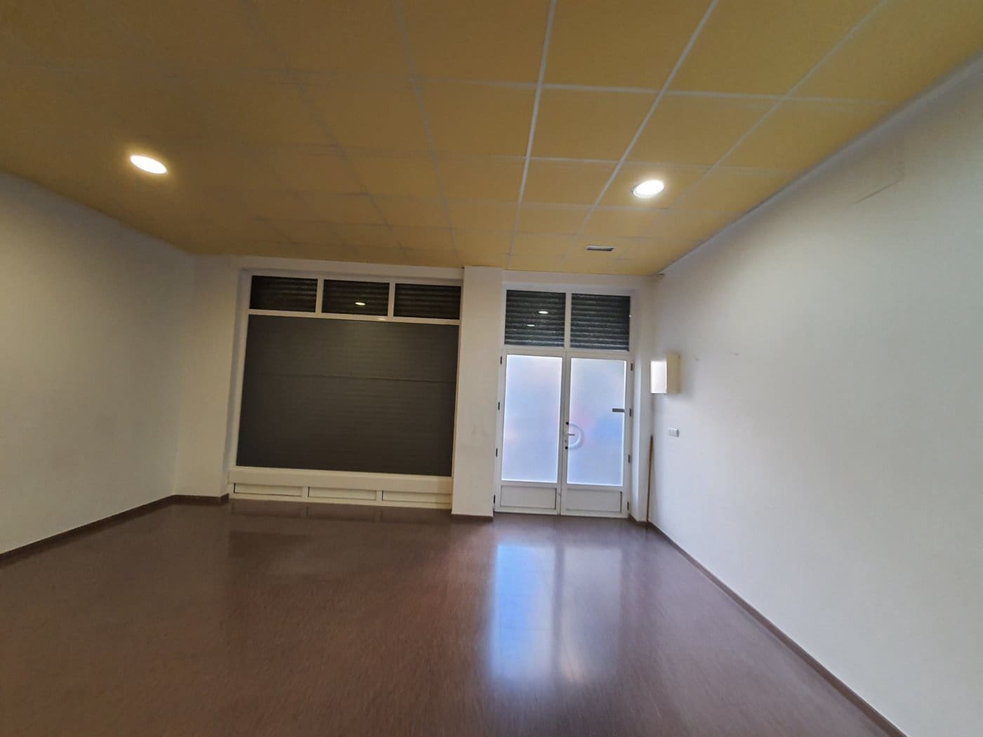 Commerciale da affittare in Novelda - 350 € (Rif: 7975863)