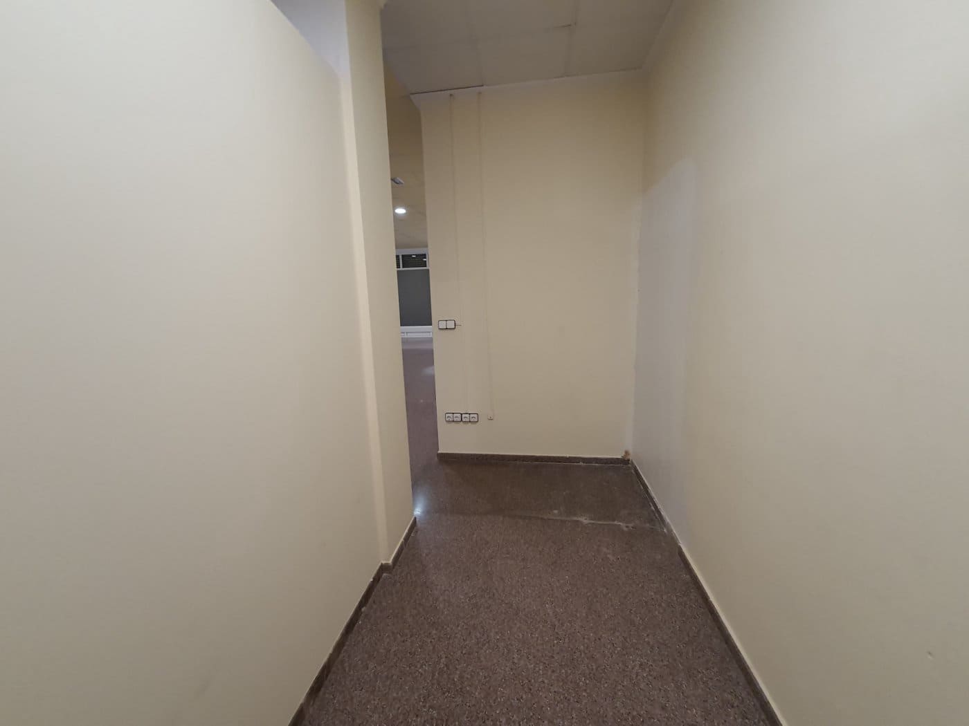 Commerciale da affittare in Novelda - 350 € (Rif: 7975863)