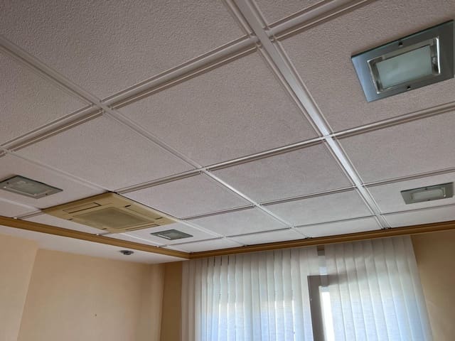 3 bedroom Office for sale in Novelda - € 149,000 (Ref: 7975928)