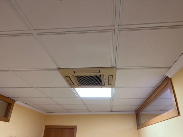 3 bedroom Office for sale in Novelda - € 149,000 (Ref: 7975928)