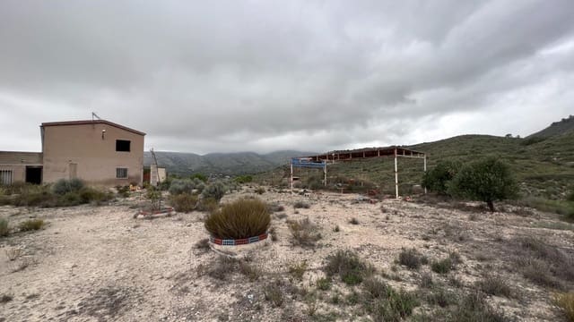 4 bedroom Finca/Country House for sale in Novelda with pool garage - € 65,000 (Ref: 7975941)