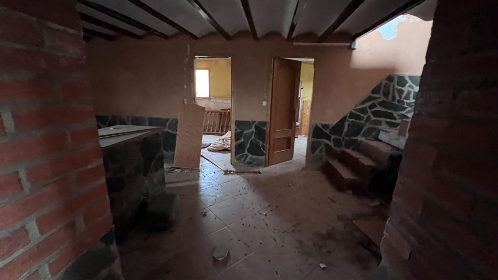 4 soveværelse Finca/Landehus til salg i Novelda med swimmingpool garage - € 65.000 (Ref: 7975941)