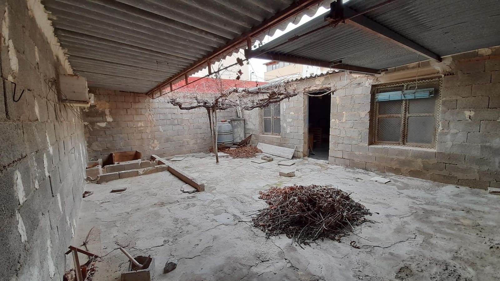 1 soveværelse Erhverv til salg i Novelda med garage - € 75.000 (Ref: 8107811)