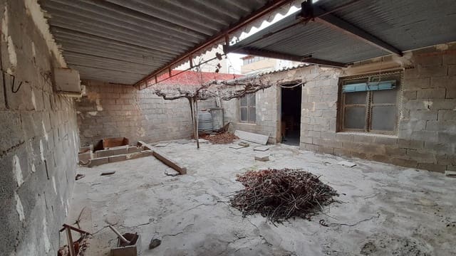 1 bedroom Commercial for sale in Novelda with garage - € 75,000 (Ref: 8107811)