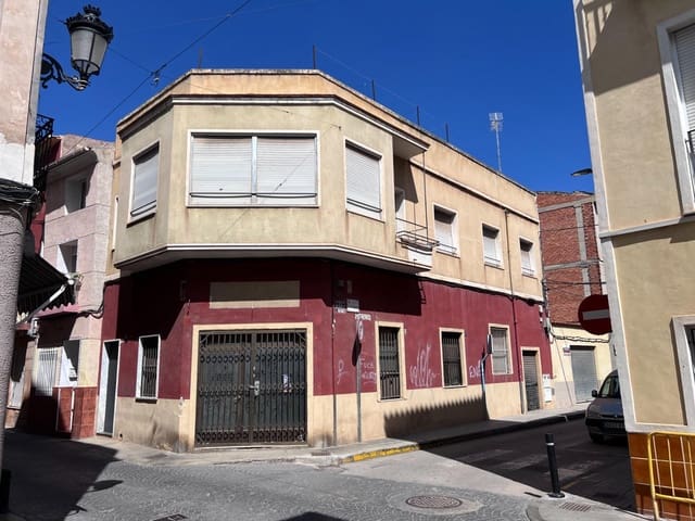 4 bedroom Townhouse for sale in Novelda with pool garage - € 119,000 (Ref: 9040649)