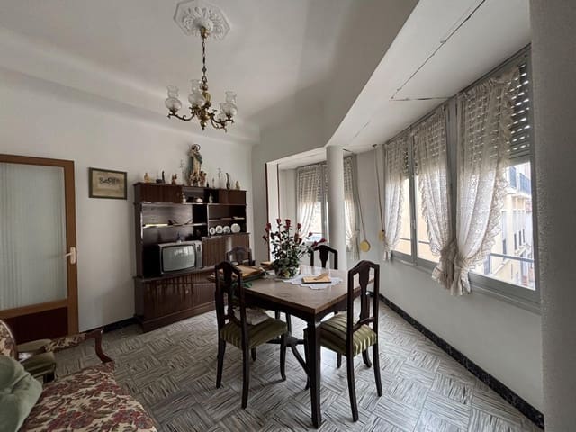 Casa de 4 habitaciones en Novelda en venta con piscina garaje - 119.000 € (Ref: 9040649)