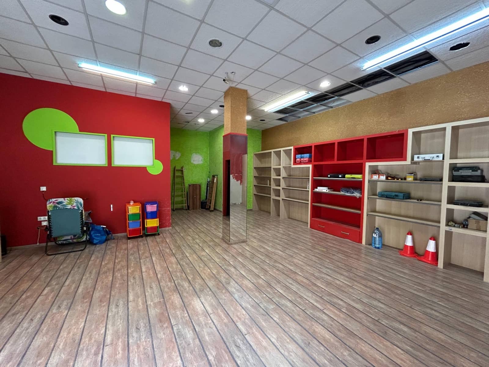 Bedrijf te koop in Novelda met garage - € 65.000 (Ref: 9040654)