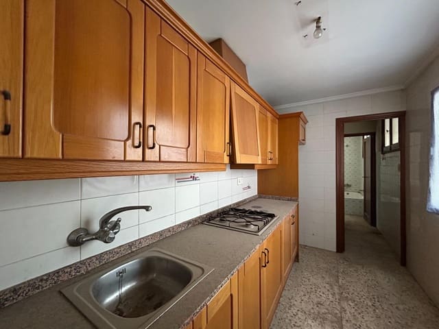 5 slaapkamer Flat te koop in Novelda met garage - € 125.000 (Ref: 9147164)