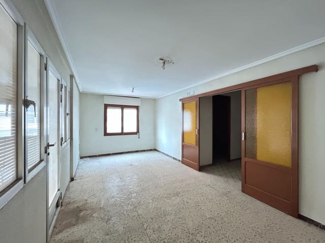 5 slaapkamer Flat te koop in Novelda met garage - € 125.000 (Ref: 9147164)