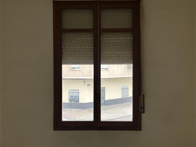 5 slaapkamer Flat te koop in Novelda met garage - € 125.000 (Ref: 9147164)