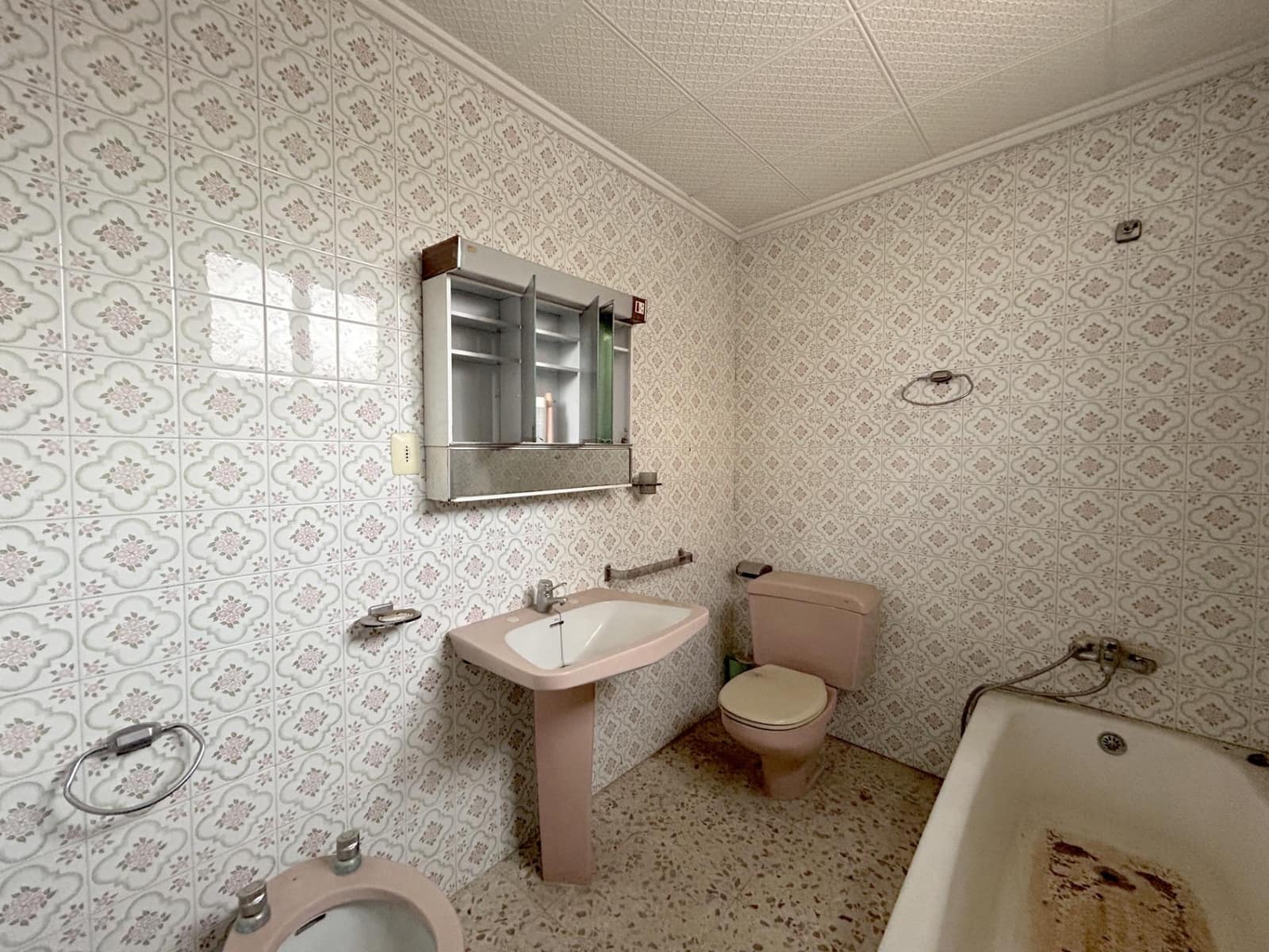 5 soveværelse Lejlighed til salg i Novelda med garage - € 125.000 (Ref: 9147164)