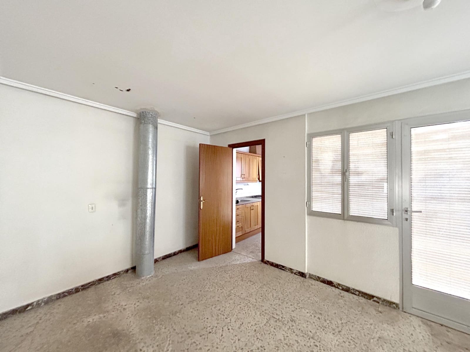 5 soveværelse Lejlighed til salg i Novelda med garage - € 125.000 (Ref: 9147164)