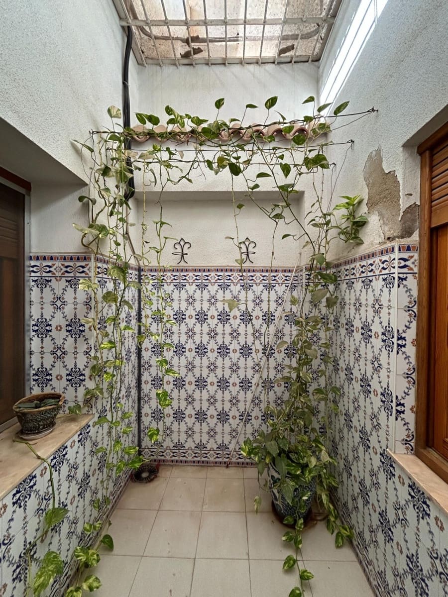 5 soverom Villa til salgs i Novelda med svømmebasseng garasje - € 299 000 (Ref: 9324336)