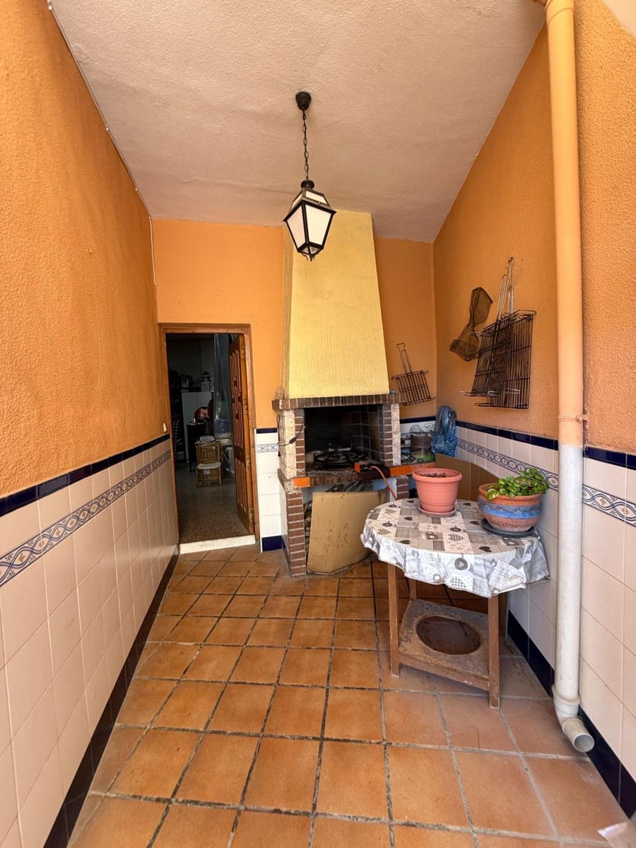 5 soverom Villa til salgs i Novelda med svømmebasseng garasje - € 299 000 (Ref: 9324336)