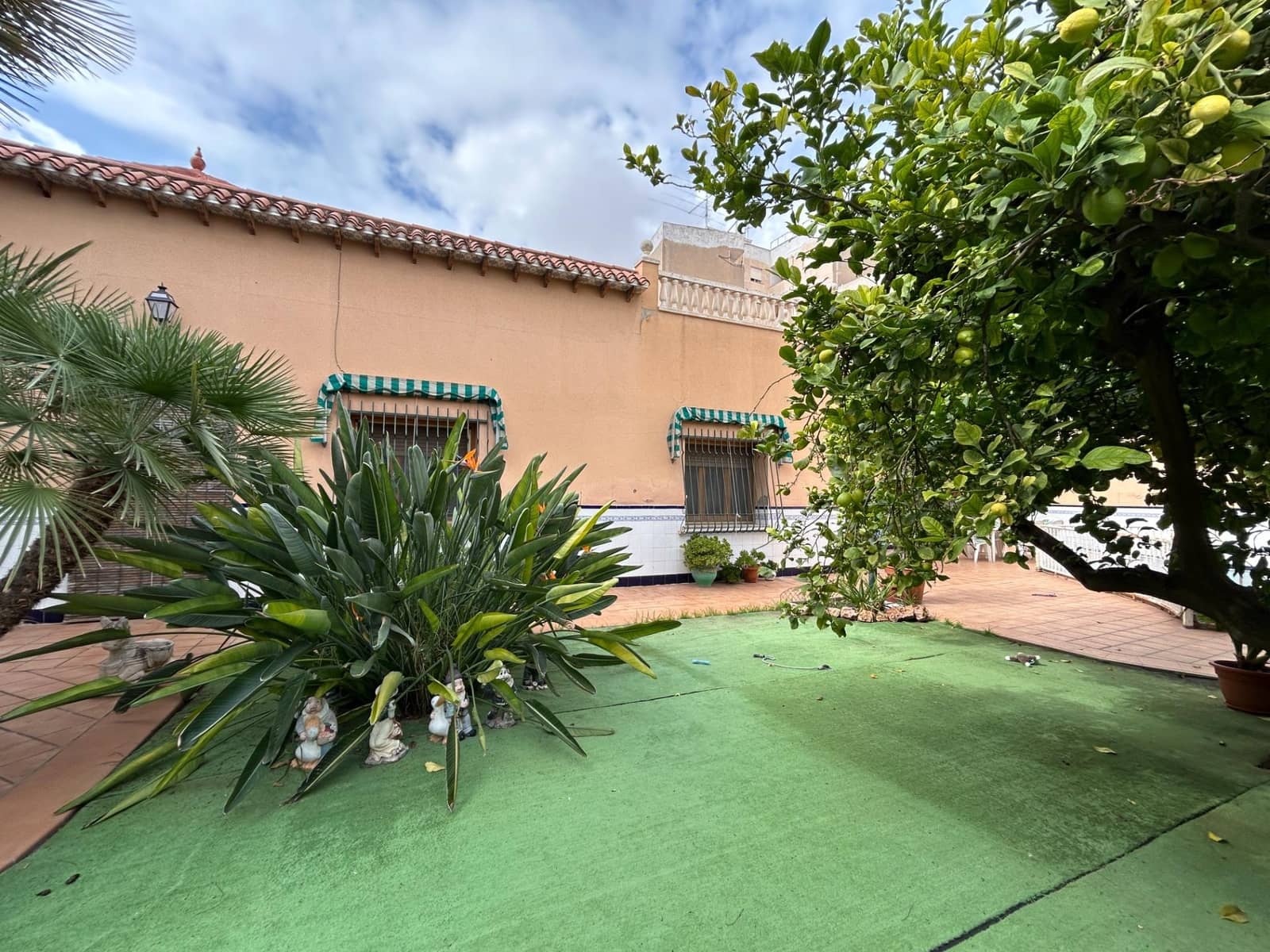 5 soverom Villa til salgs i Novelda med svømmebasseng garasje - € 299 000 (Ref: 9324336)