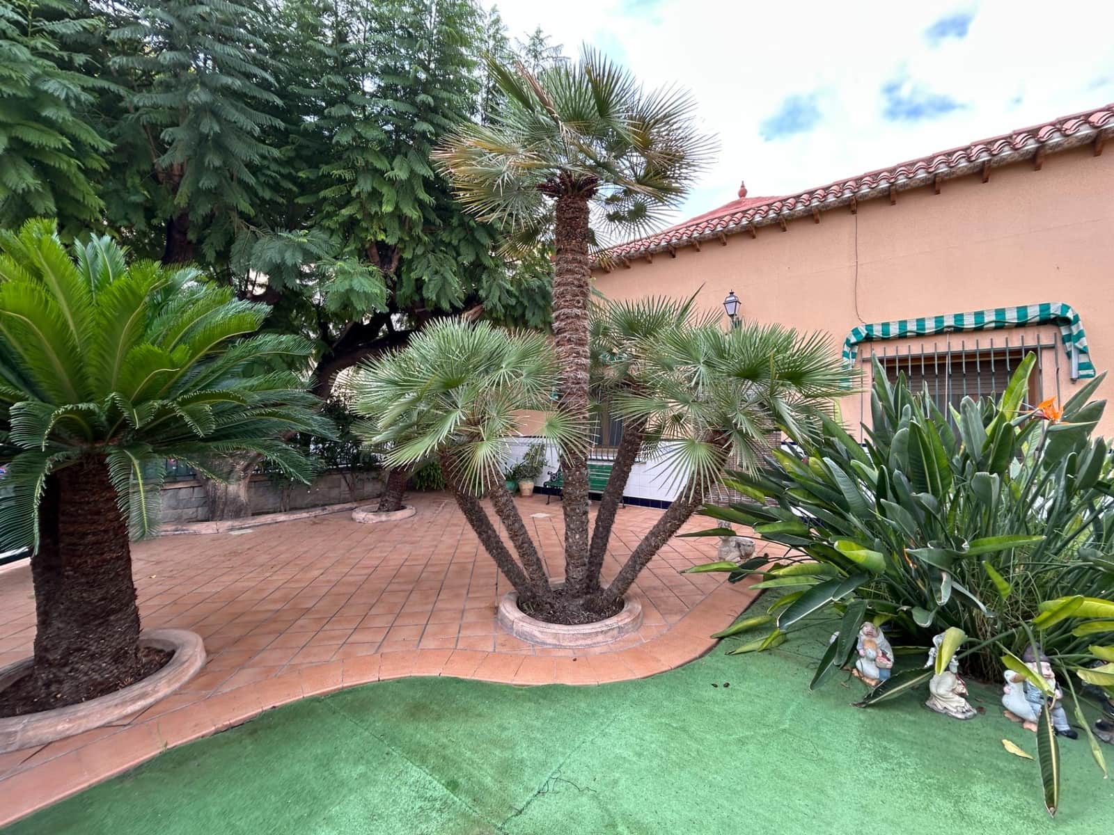 5 soverom Villa til salgs i Novelda med svømmebasseng garasje - € 299 000 (Ref: 9324336)