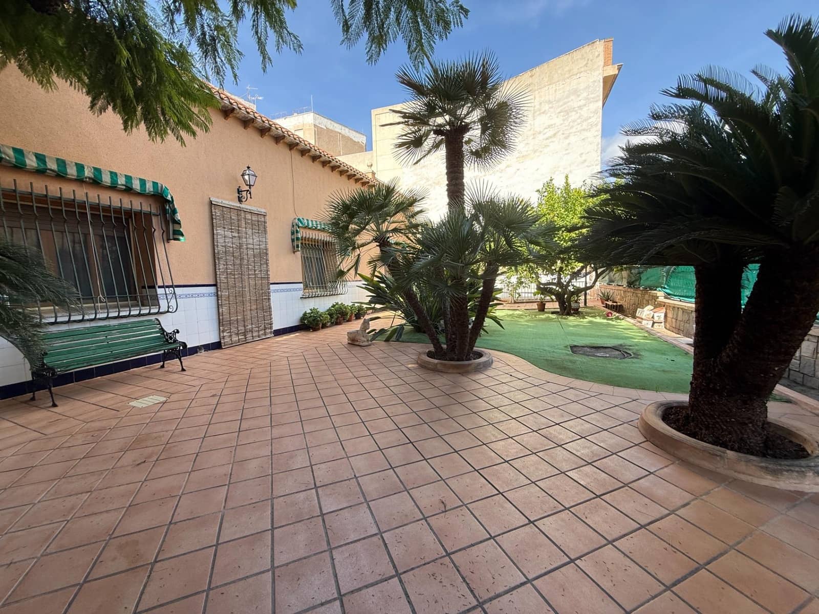 5 soverom Villa til salgs i Novelda med svømmebasseng garasje - € 299 000 (Ref: 9324336)