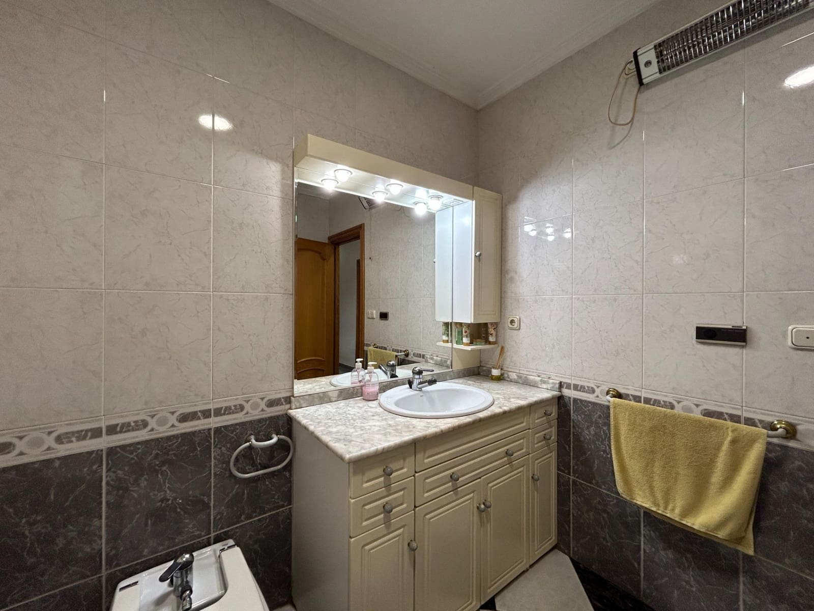 5 soverom Villa til salgs i Novelda med svømmebasseng garasje - € 299 000 (Ref: 9324336)