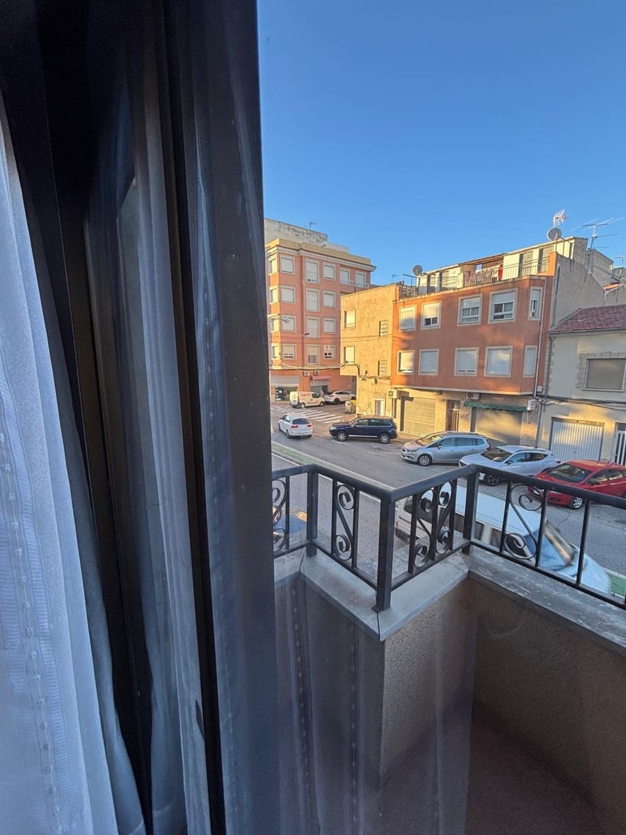 3 bedroom Flat for sale in Novelda - € 129,000 (Ref: 9385995)