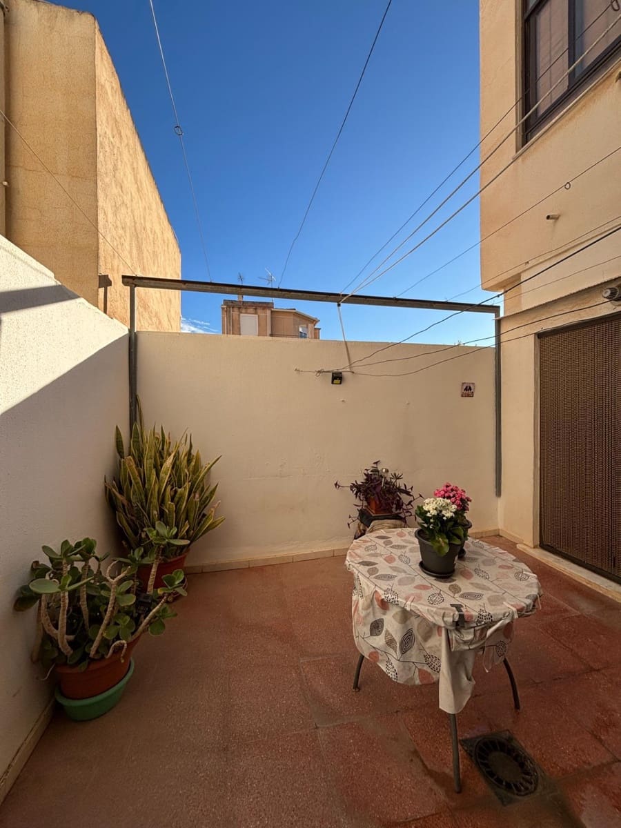 3 bedroom Flat for sale in Novelda - € 129,000 (Ref: 9385995)
