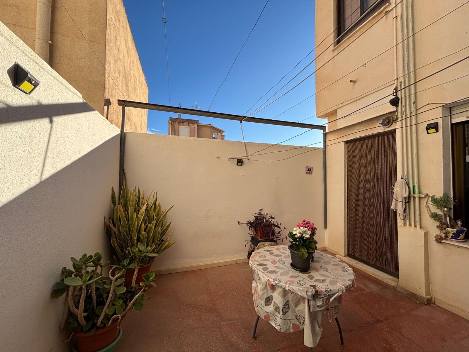 3 bedroom Flat for sale in Novelda - € 129,000 (Ref: 9385995)