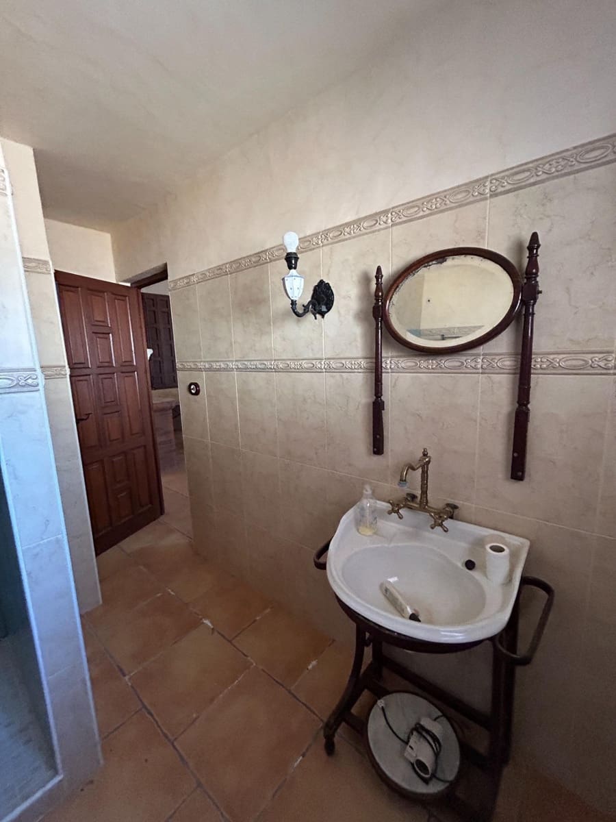 4 chambre Villa/Maison à vendre à Novelda avec piscine garage - 239 000 € (Ref: 9403395)