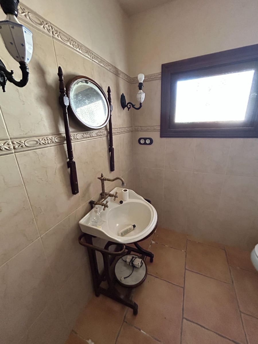 4 chambre Villa/Maison à vendre à Novelda avec piscine garage - 239 000 € (Ref: 9403395)