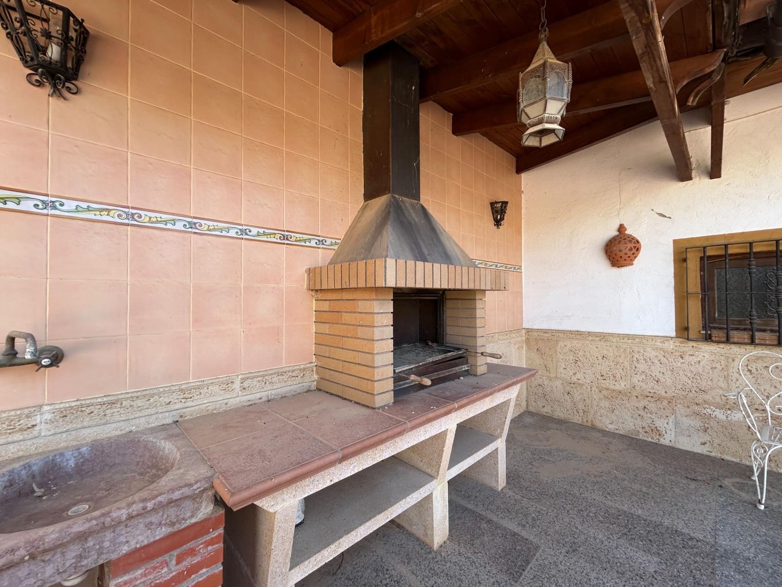 4 chambre Villa/Maison à vendre à Novelda avec piscine garage - 239 000 € (Ref: 9403395)