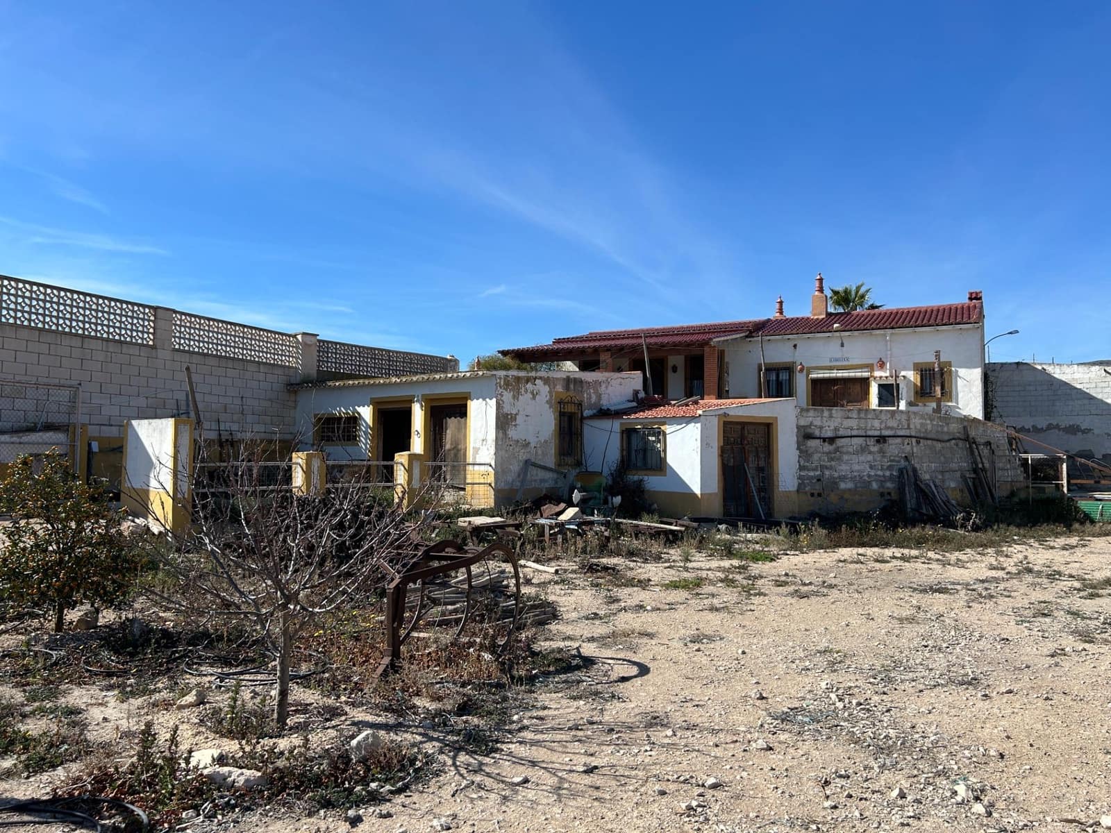 4 chambre Villa/Maison à vendre à Novelda avec piscine garage - 239 000 € (Ref: 9403395)