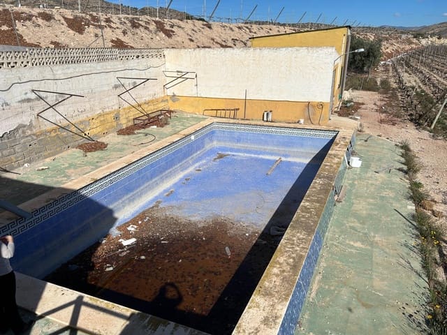 4 chambre Villa/Maison à vendre à Novelda avec piscine garage - 239 000 € (Ref: 9403395)