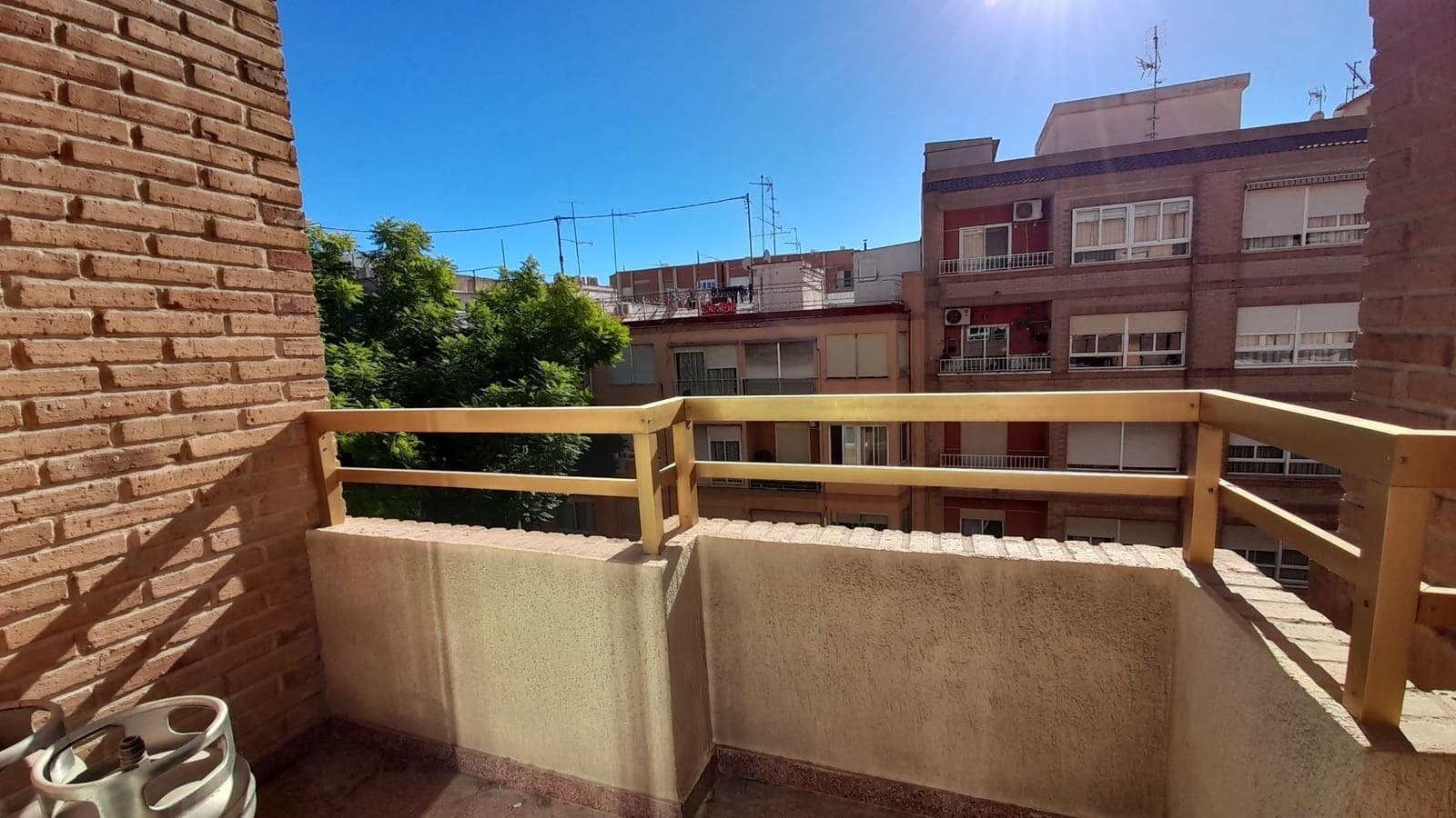 4 bedroom Flat for sale in Novelda - € 139,000 (Ref: 9406869)