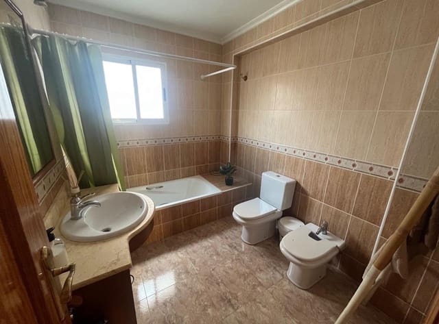Adosado de 3 habitaciones en Algorfa en alquiler - 800 € (Ref: 10005744)