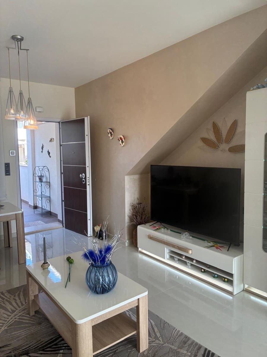 Apartamento de 2 habitaciones en Los Balcones en venta con piscina garaje - 282.000 € (Ref: 10034099)