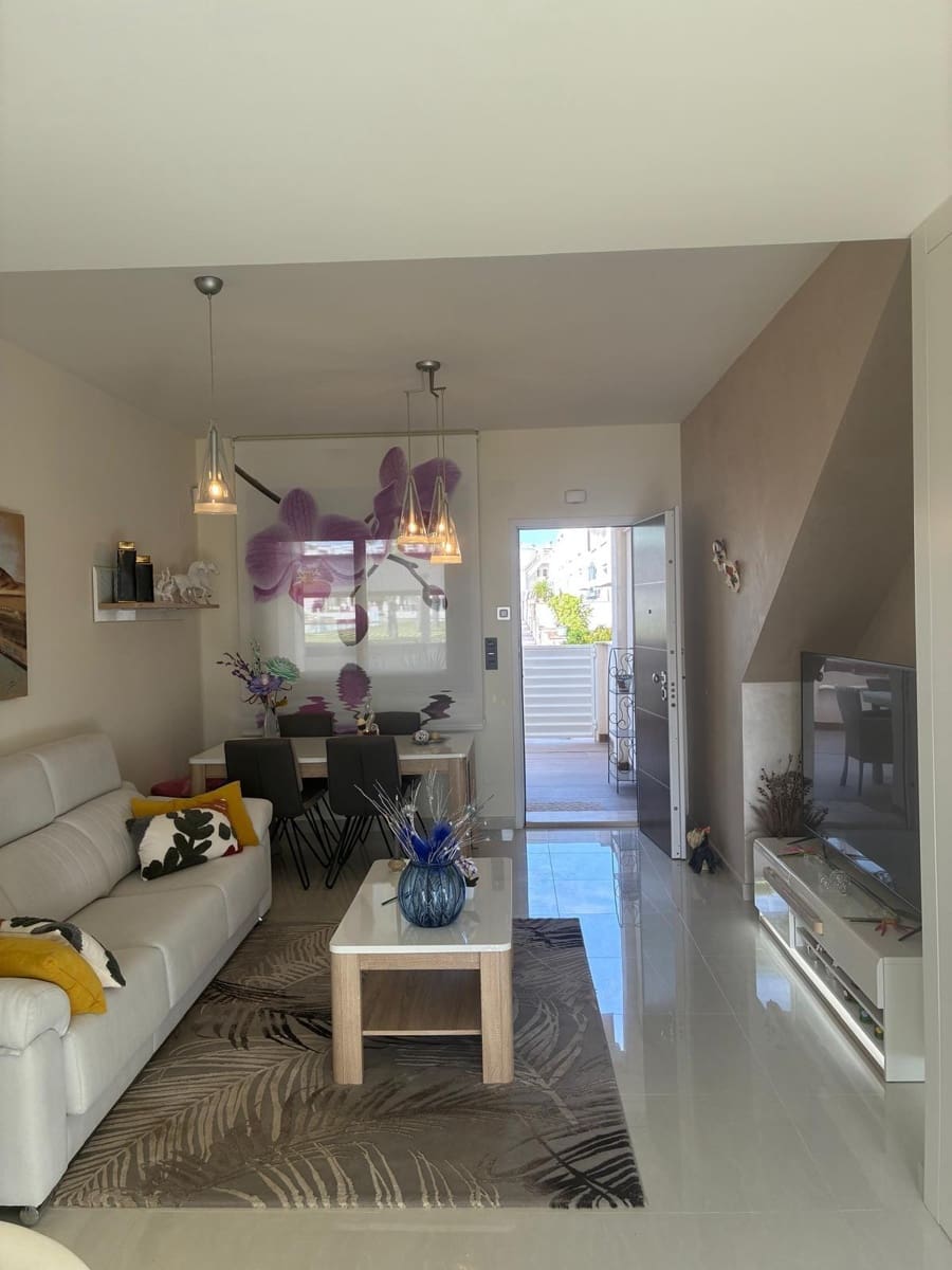 Apartamento de 2 habitaciones en Los Balcones en venta con piscina garaje - 282.000 € (Ref: 10034099)