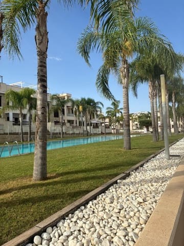 Apartamento de 2 habitaciones en Los Balcones en venta con piscina garaje - 282.000 € (Ref: 10034099)